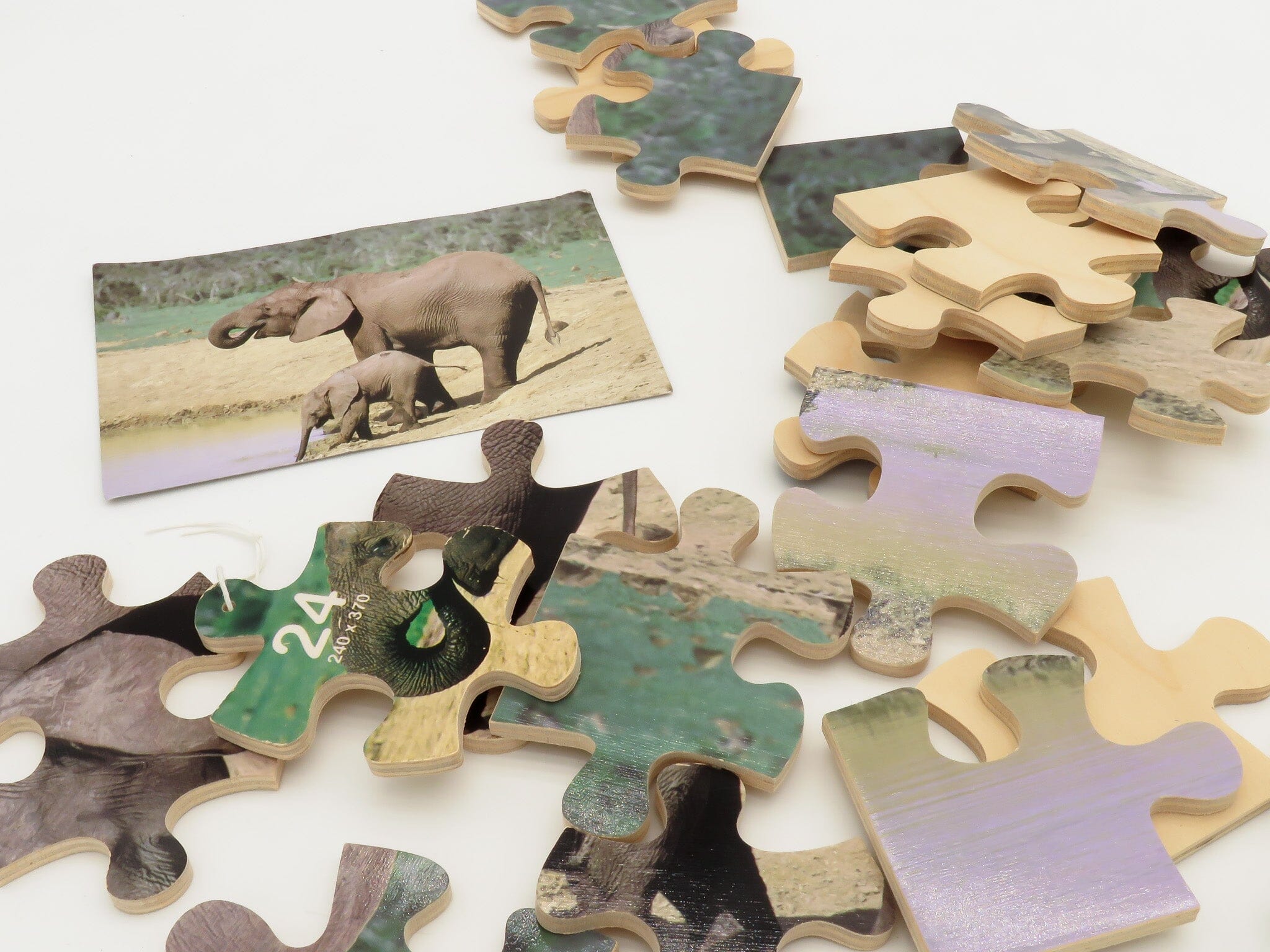 Puzzle d'animaux Hapé eco-toys - Sauver l'éléphant Puzzles Circule 